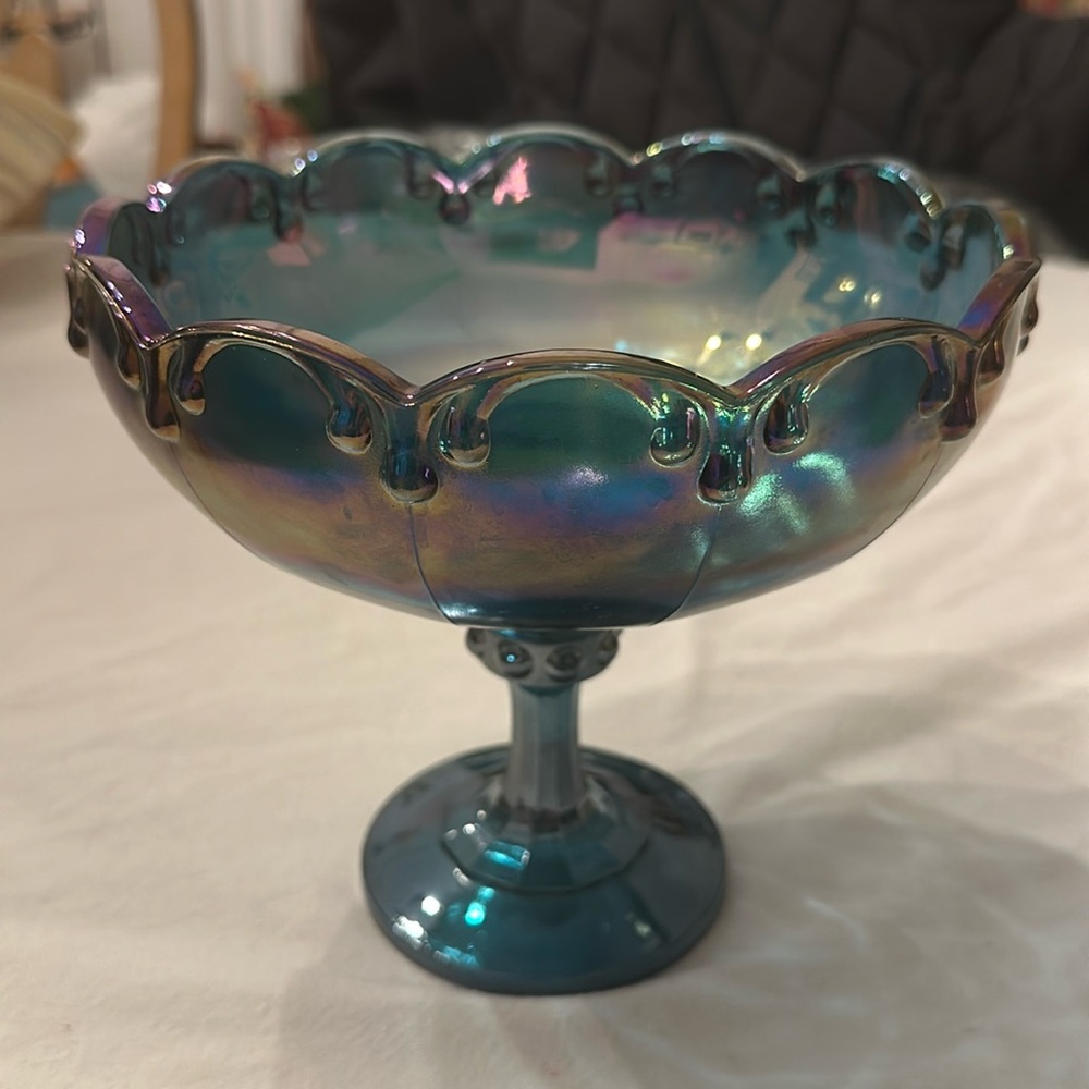 Blue Vintage Indiana Carnival glass fruit bowl